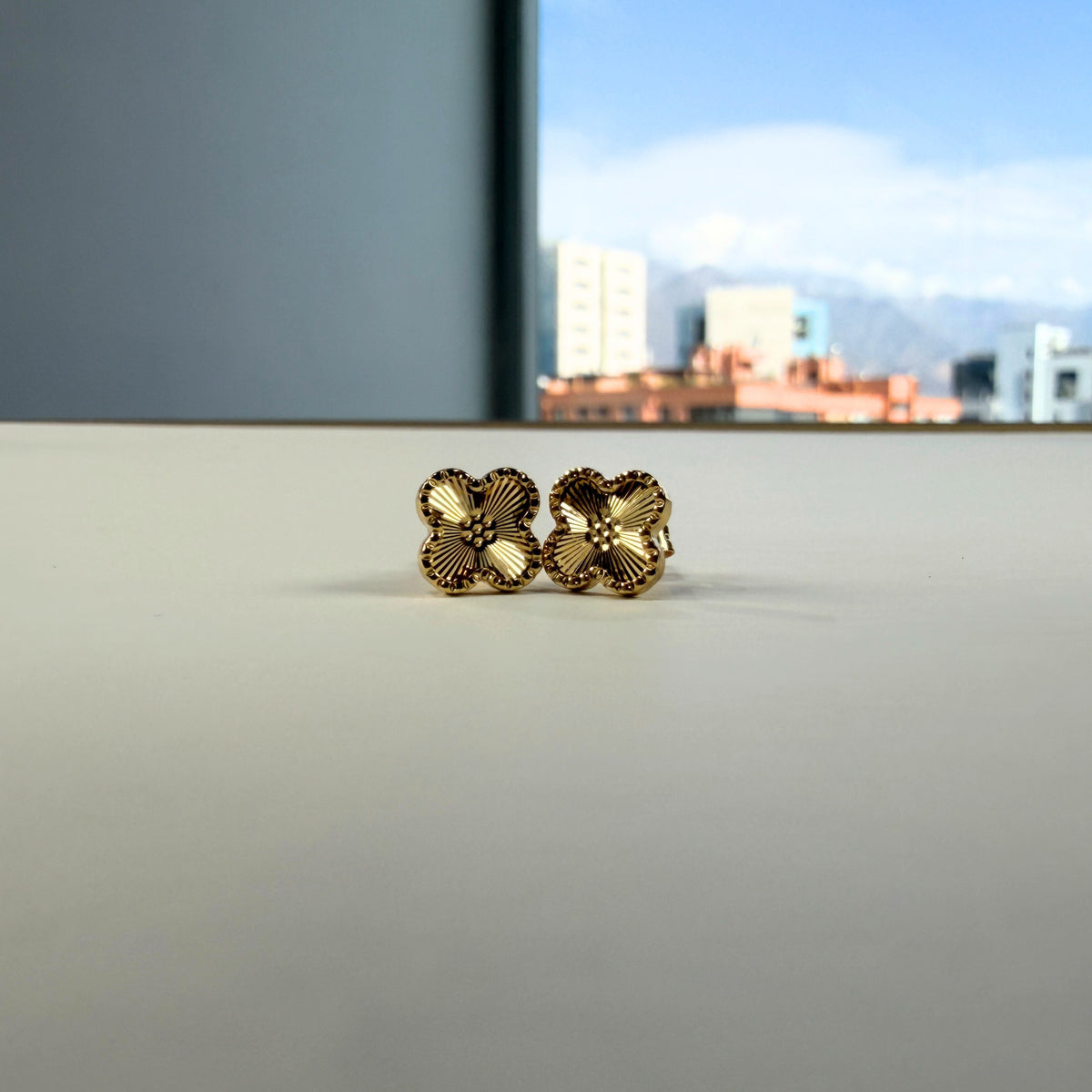 Aros Cortos  Clover Brillant.