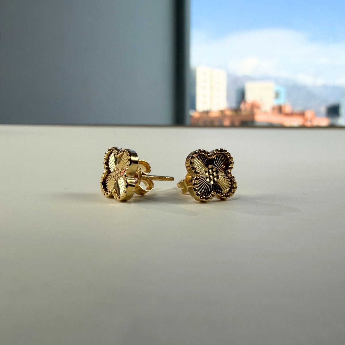 Aros Cortos  Clover Brillant.