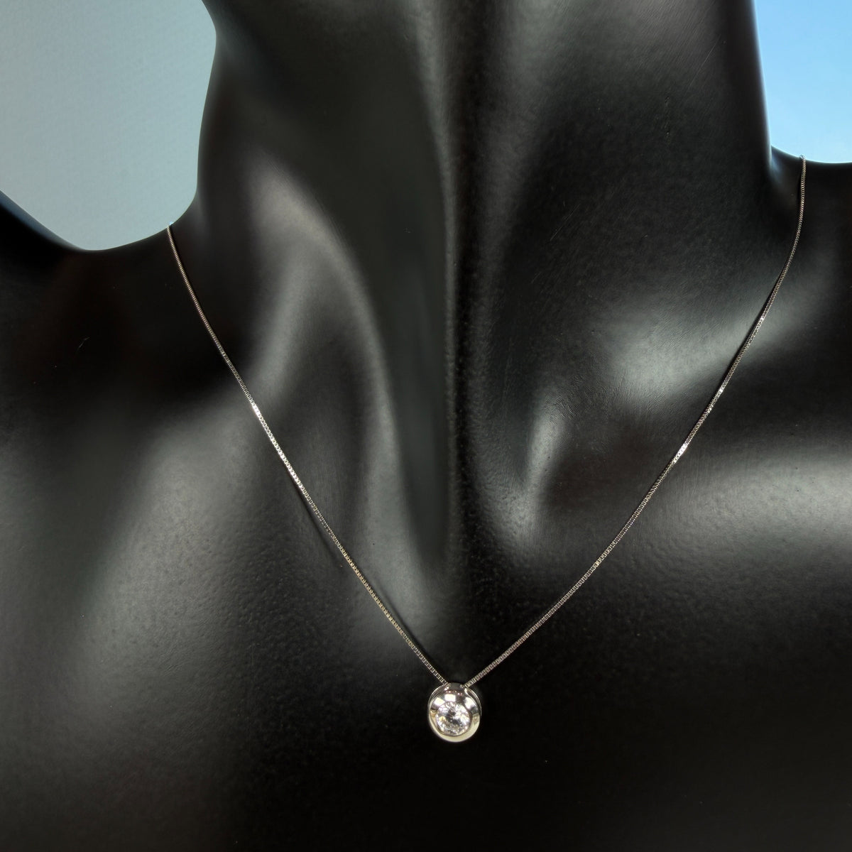 Collar Punto de Luz  White