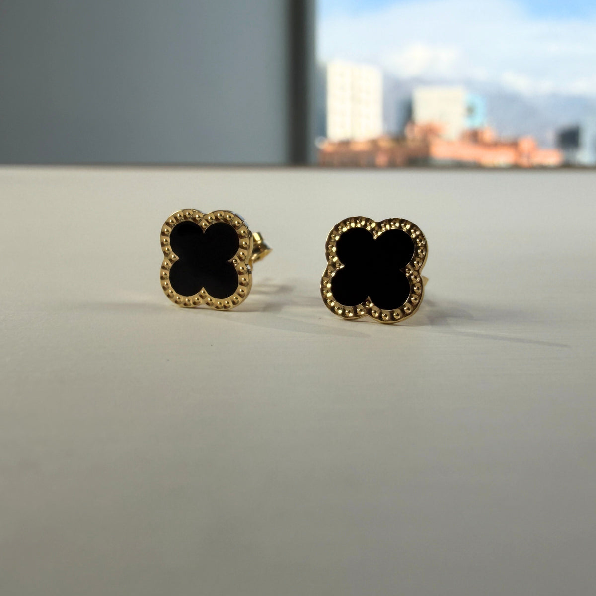 Aros Cortos  Black Clover