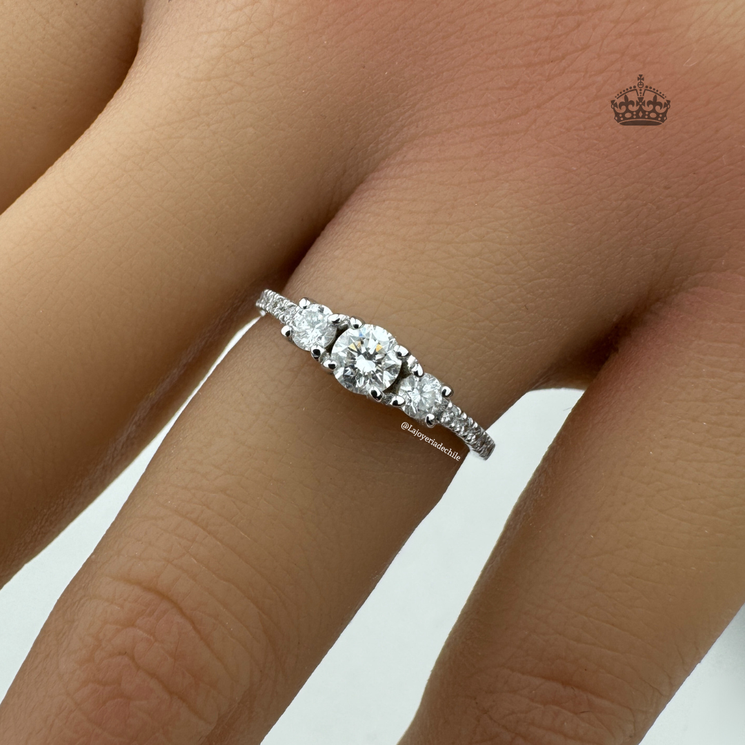 Tricillo pave Anillo de compromiso Oro blanco 18K Diamantes o Moissanitas La Joyeria de Chile